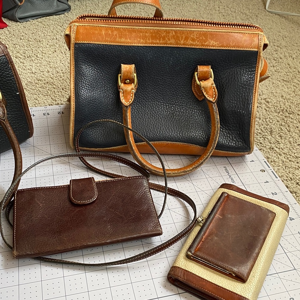 Dooney & Bourke bag lot - Picture 10 of 17